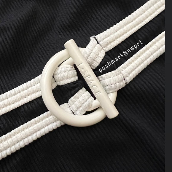 NWT 💯 L*Space Caicos One Piece Belted Halter Swimsuit Swimwear Black White XS - Picture 8 of 14